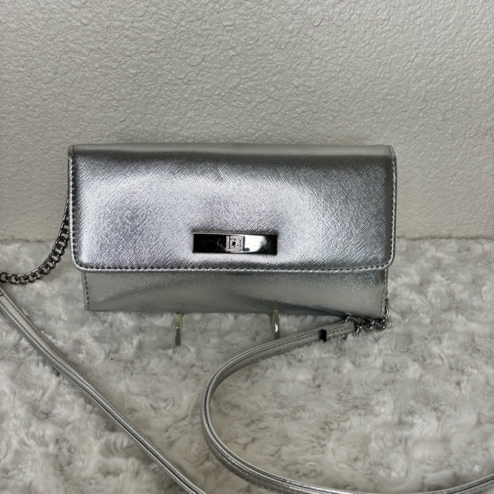 Liz Claiborne Silver Phone Charger Crossbody Women Purse with Metal Chain Strap